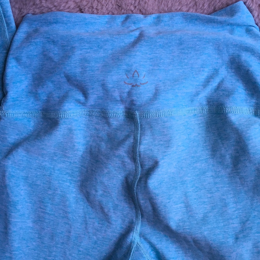 Beyond Yoga Lightweight Turquoise Leggings - Picture 2 of 6